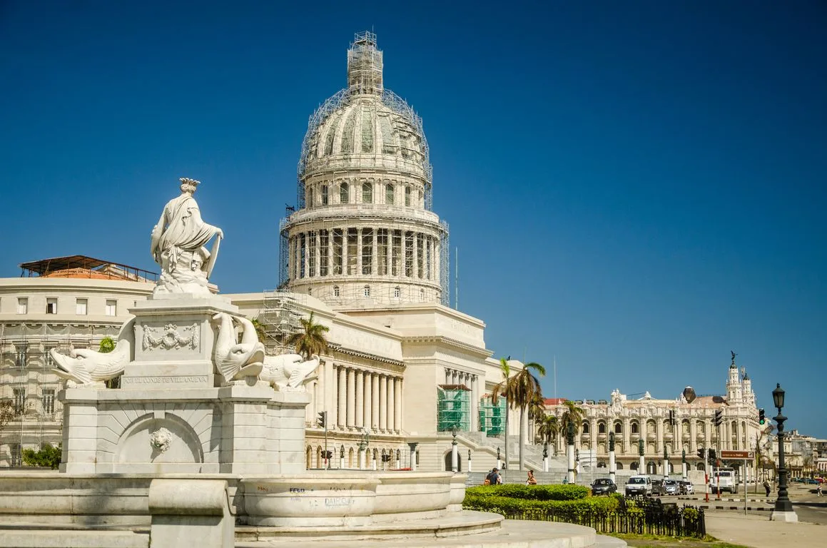 Que faire à La Havane ? Guide de voyage ! 4 Le Capitole est un édifice impressionnant à visiter à La Havane