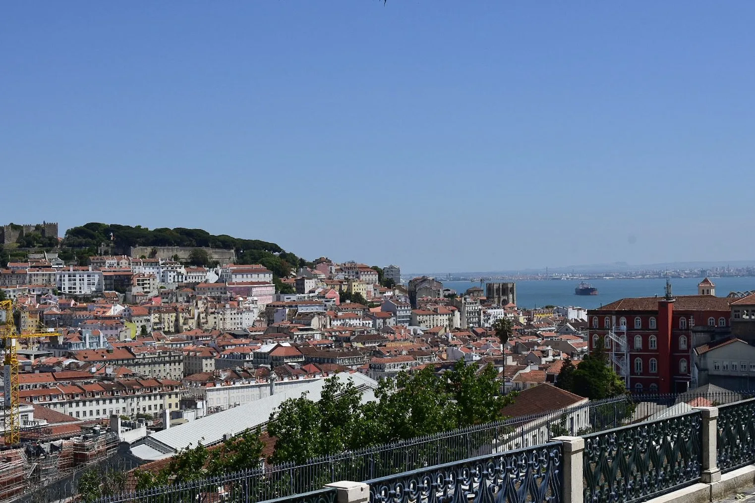 Que faire à Lisbonne en 4 jours : Le City-Guide ! 5 Les miradouros constituent un stop essentiel des choses que faire à Lisbonne en 4 jours
