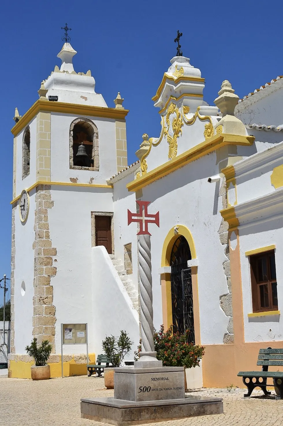 Visiter la Côte d'Algarve en 3 jours : que faire ? 24 L'église du village d'Alvor, en Algarve