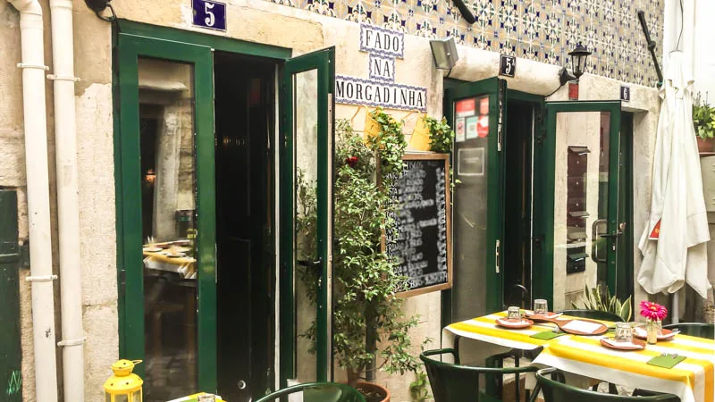 Que faire à Lisbonne en 4 jours : Le City-Guide ! 21 Une super adresse pour diner en écoutant du Fado à Lisbonne