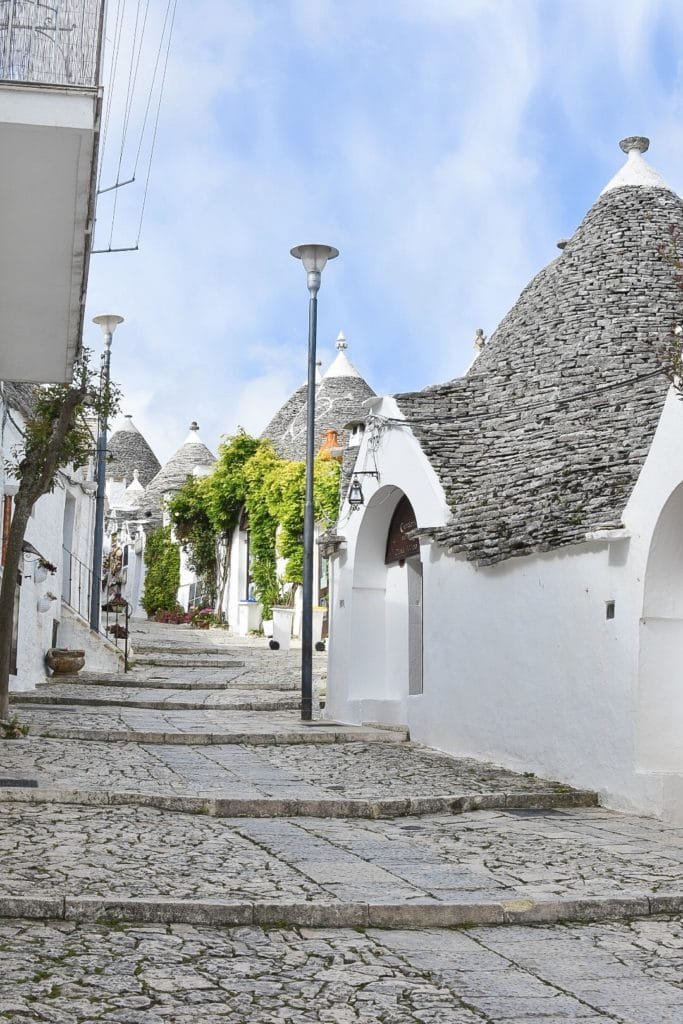 Visiter Polignano a Mare : Que faire + bonnes adresses 10 visite d'Alberobello, un magnifique village dans les Pouilles