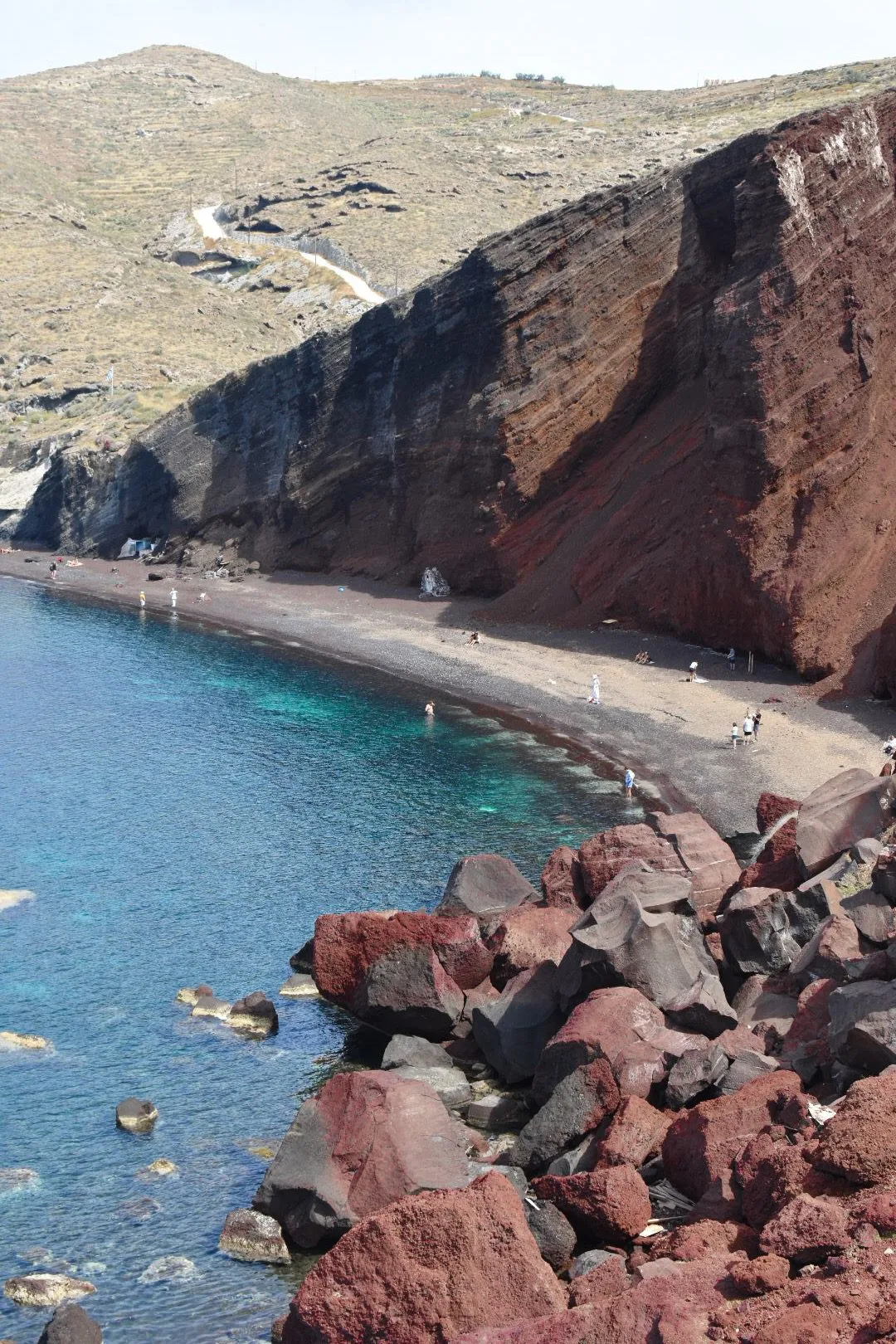 4 jours à Santorin : le guide pratique 9 falaises rouges de la Red Beach à Santorin