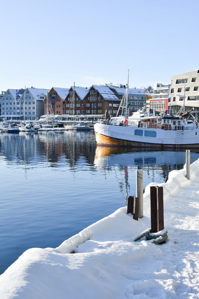 le port enneigé de Tromso, une balade incontournable