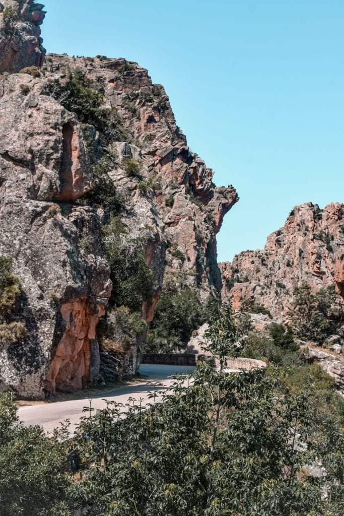 Visiter les Calanques de Piana en Corse 3 les routes sinueuses à visiter aux Calanques de Piana