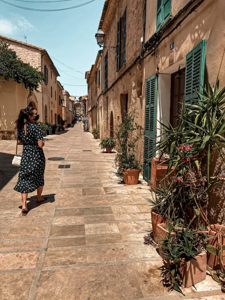 Que faire à Majorque en 4 jours : Guide complet ! 9 Balade dans le village d'Alcudia, un incontournable à faire pour visiter Majorque en 4 jours