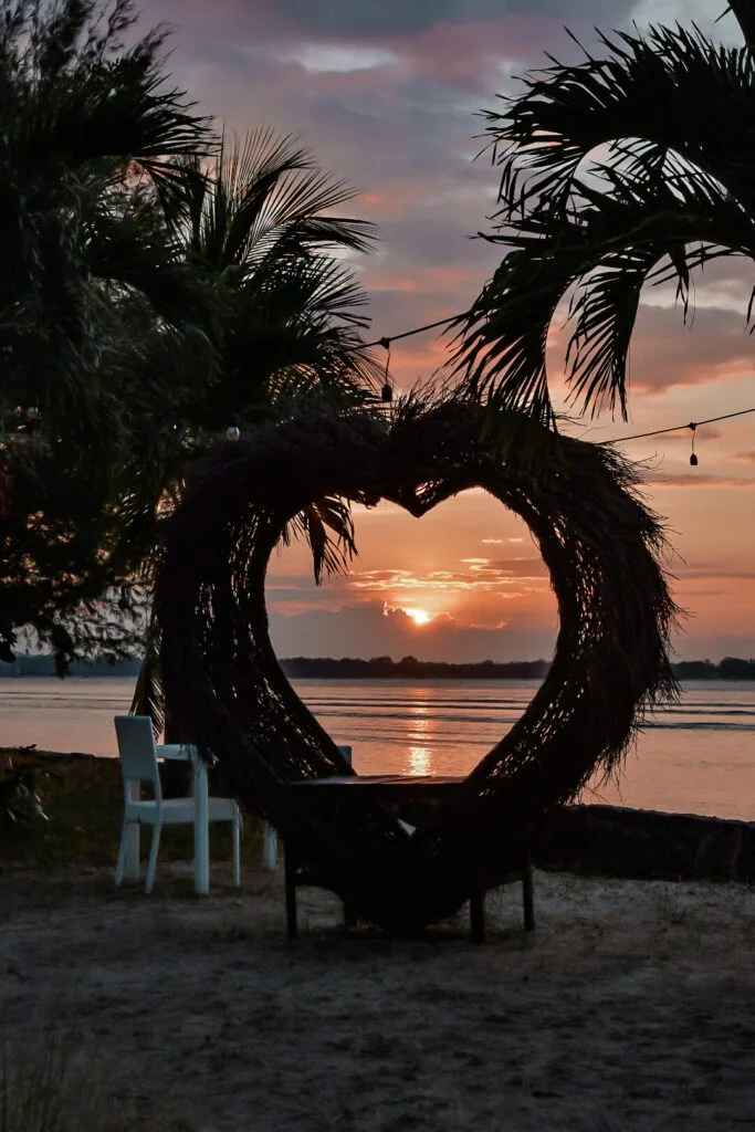 magnifique coucher de soleil sur gili air