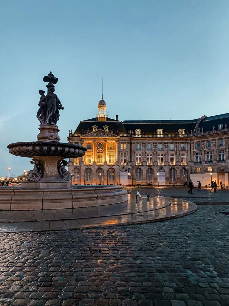 Visiter Bordeaux en 2 jours : Le TOP 15 9 place de la bourse