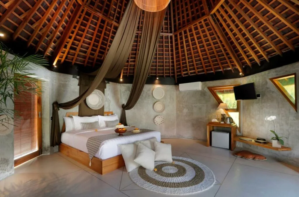 sender pool suites a ubud