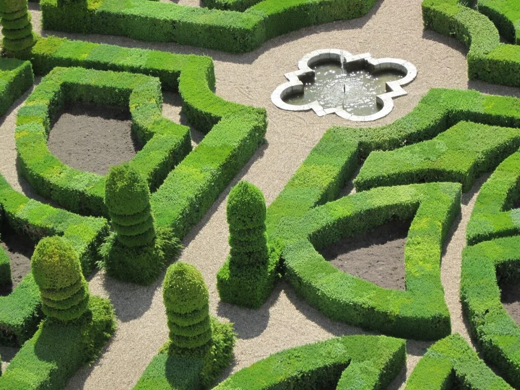 Visiter les châteaux de la Loire : itinéraire sur 2 ou 3 jours 7 vue aérienne sur les jardins de Villandry lors de ma visite des Châteaux de la Loire