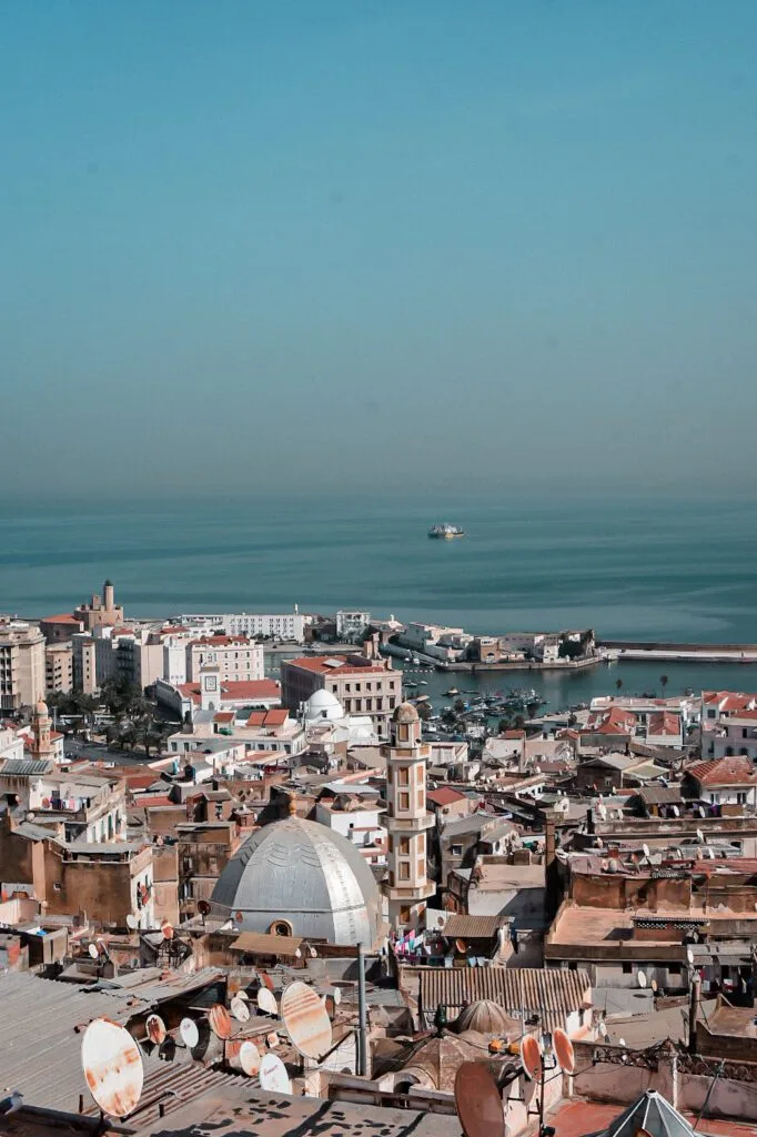 Que faire à Alger : Top 10 des choses à faire 8 vue sur la baie alger