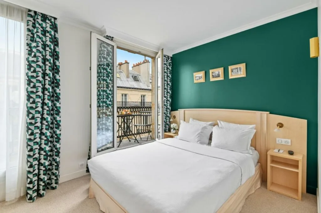 Logement aux CHamps-Elysées