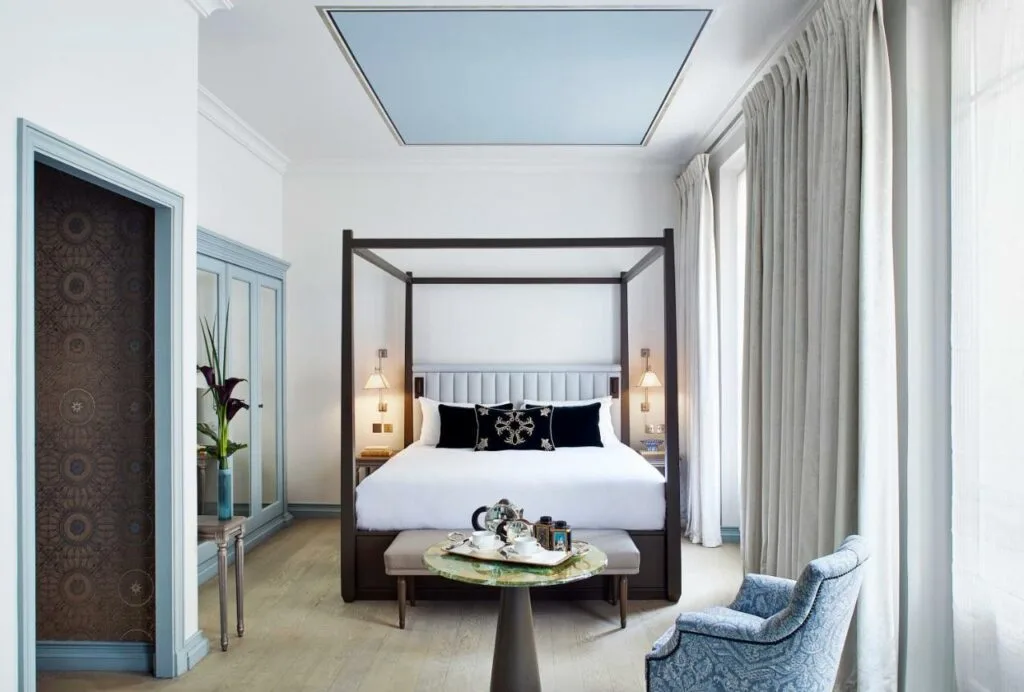 Hôtel près des Champs-Elysées à Paris