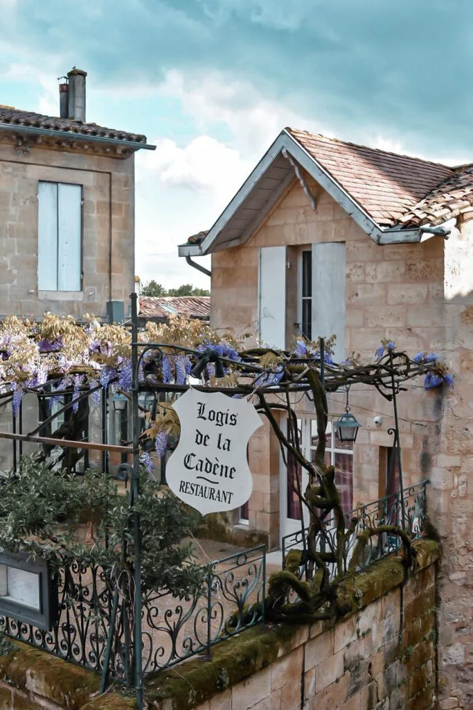 jolie ruelle dans Saint-Émilion