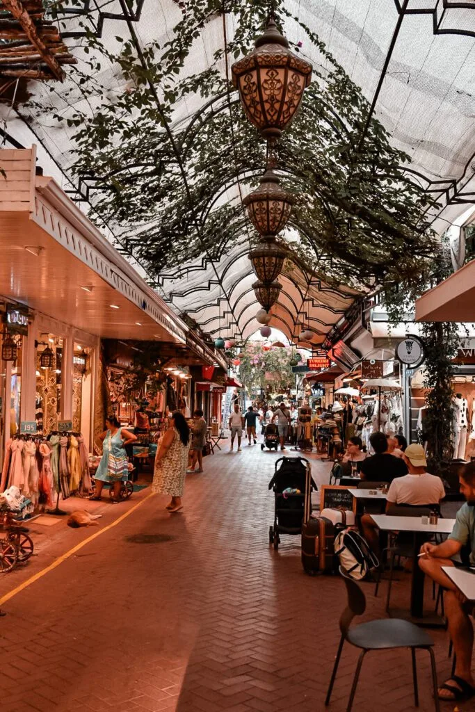 Visiter Fethiye : que faire et que voir ? 7 Visite de la vieille ville de Fethiye