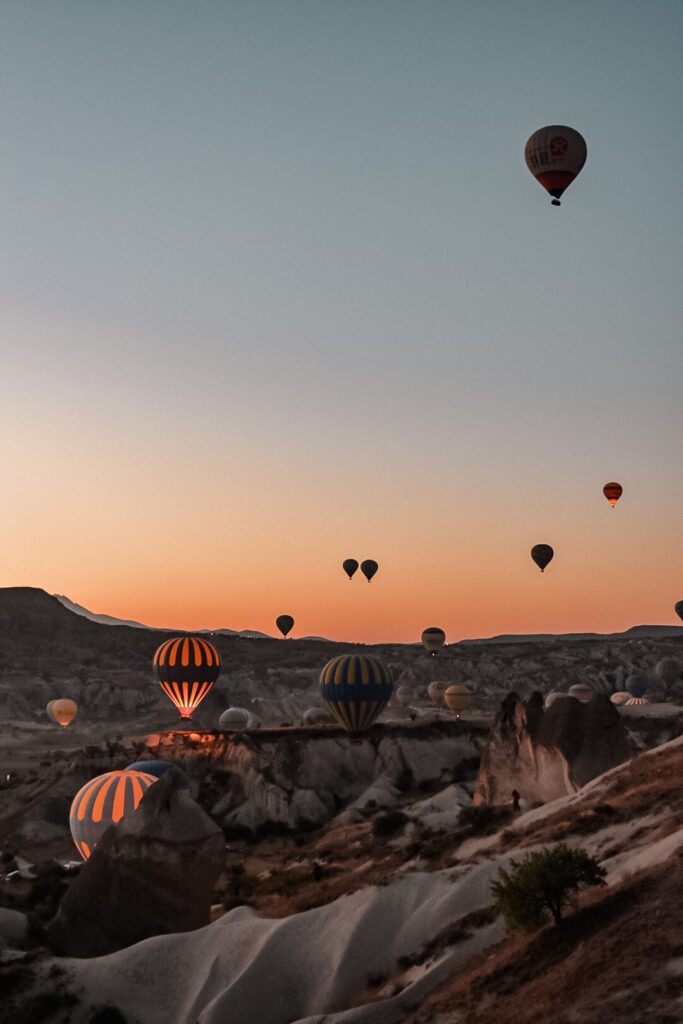 faire un tour de montgolfière est une chose à faire en Cappadoce