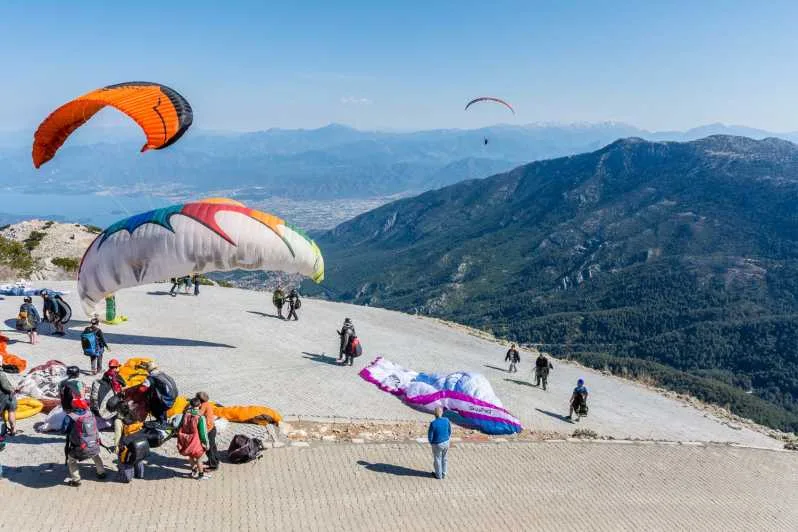 Visiter Fethiye : que faire et que voir ? 5 parapente à Fethiye