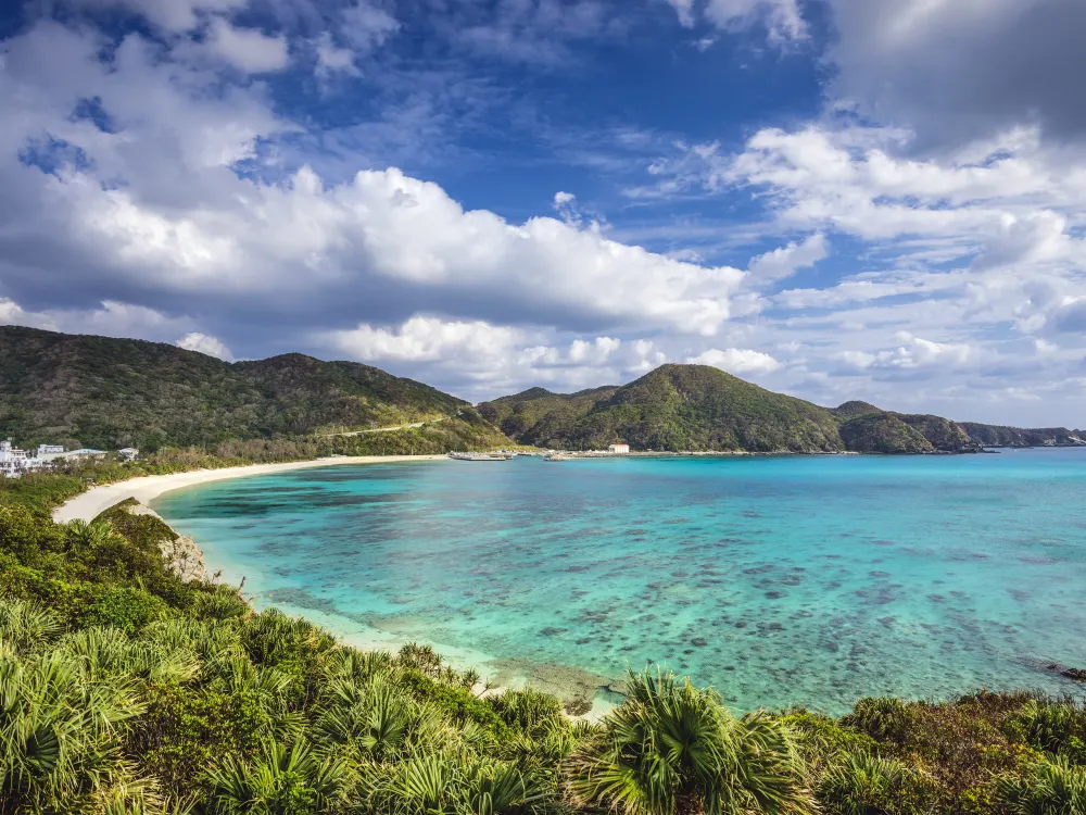 Aharen Beach sur l’île de Tokashiki, plage paradisiaque au Japon