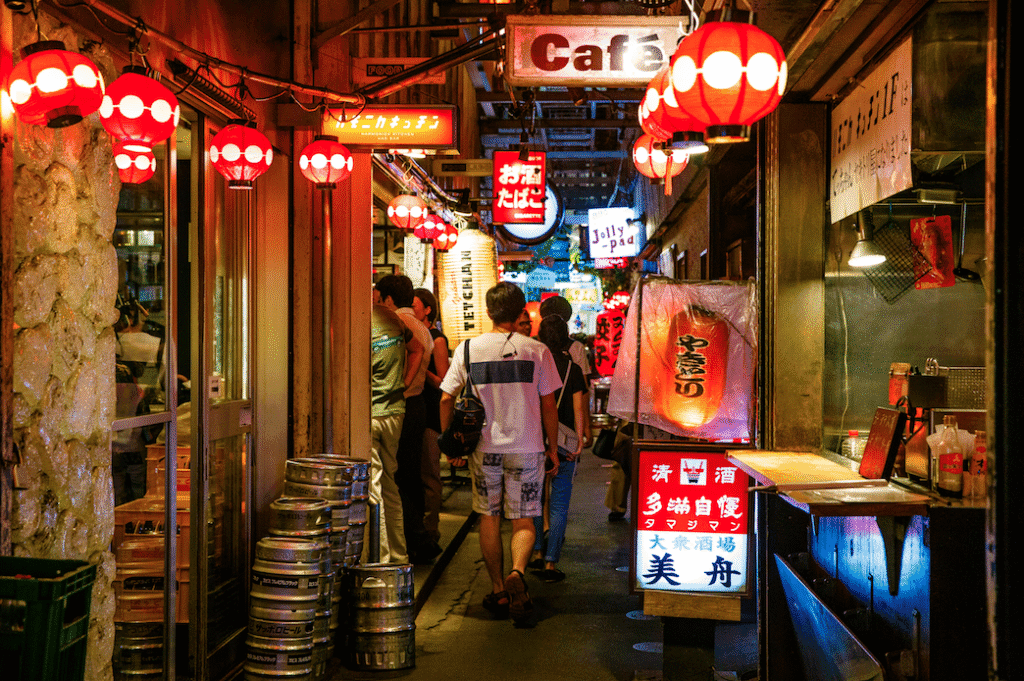 les lanternes rouges typiques des meilleurs izakayas de Tokyo