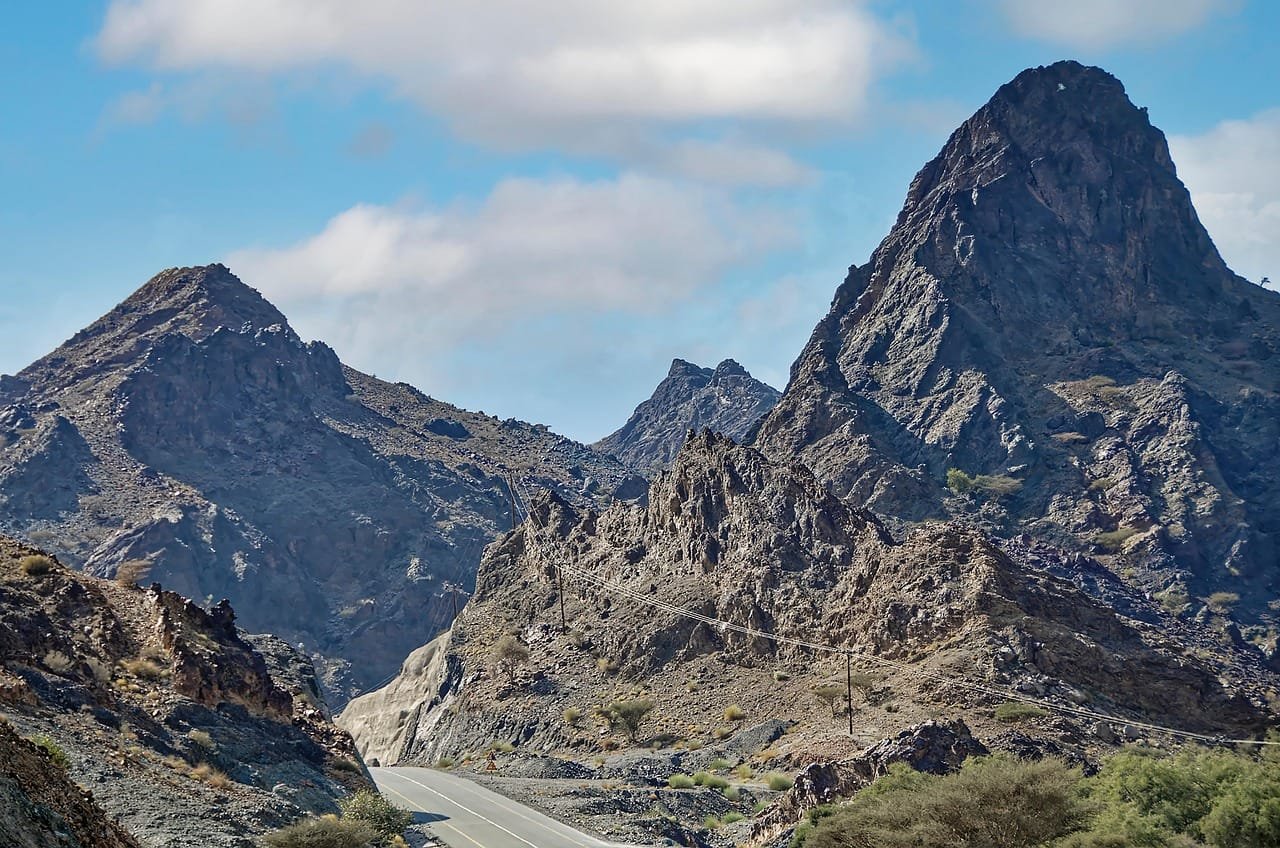 Voyage à Oman : faut-il louer une voiture ou un 4x4 ? 1 Location 4x4 à Oman sur la piste menant au sommet de Jebel Akhdar