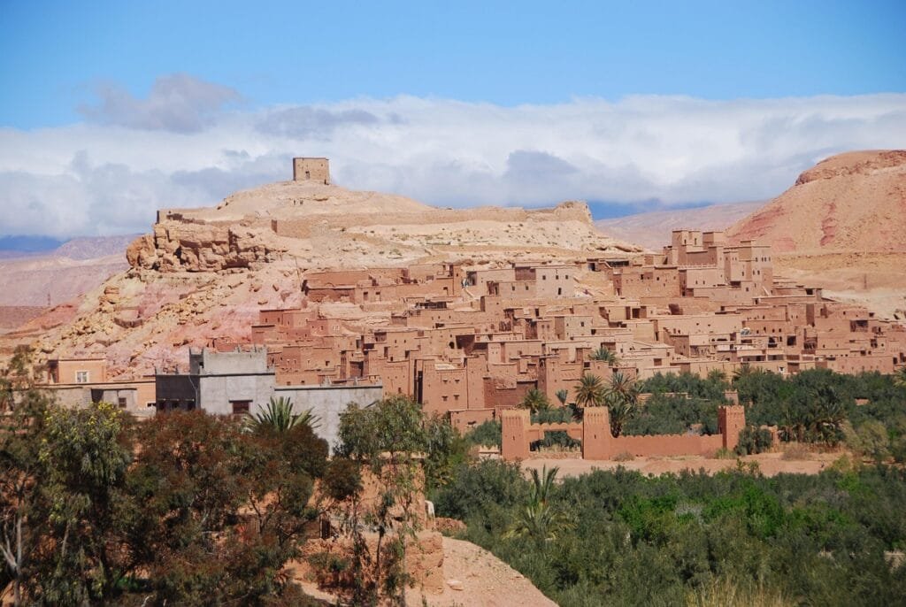 Que faire autour de Marrakech ? Top 10 des choses à faire 9 Kasbah d’Aït Ben Haddou près de Ouarzazate, décor de cinéma emblématique