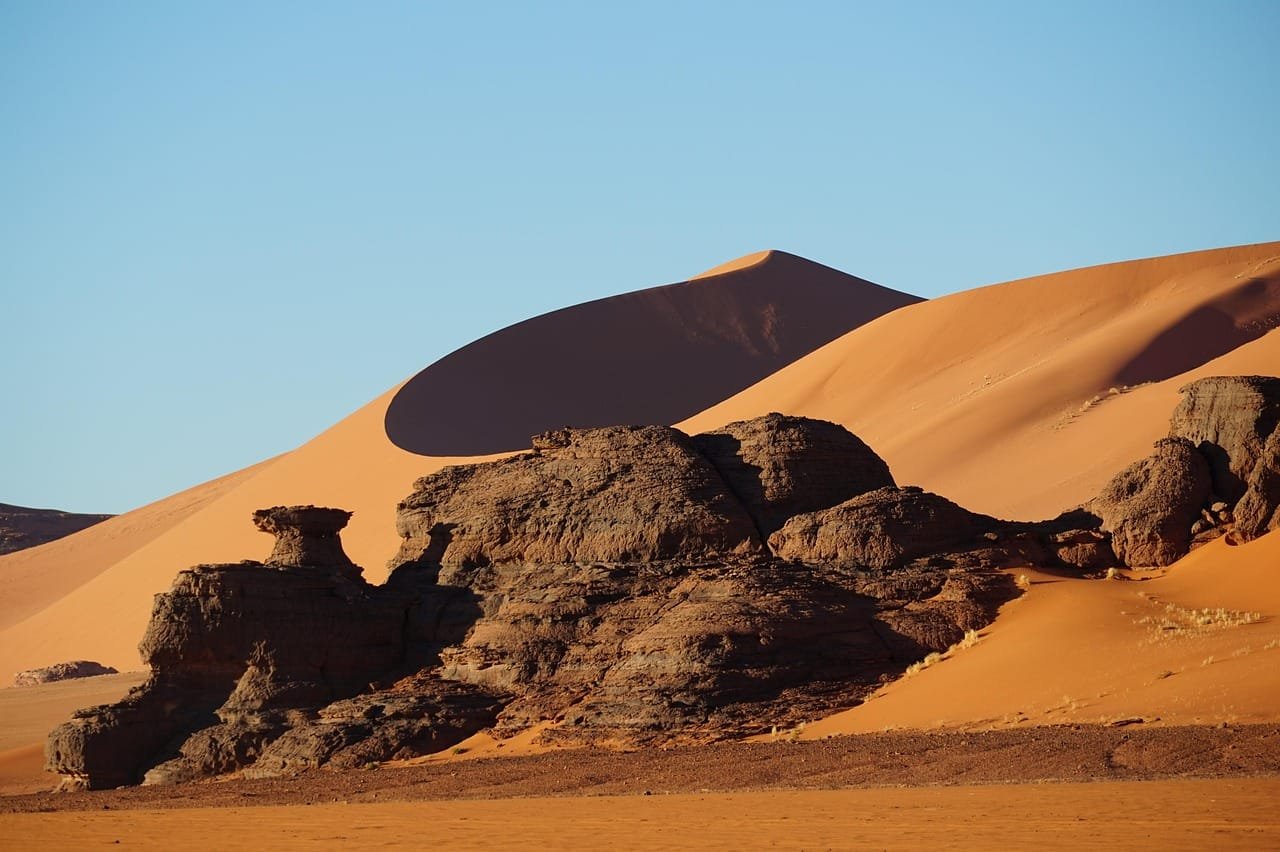 Préparer un voyage en Algérie et découvrir les paysages spectaculaires du désert algérien
