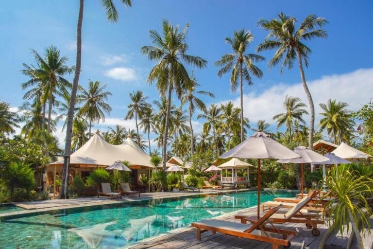 Hôtel avec piscine sur Gili Trawangan, idéal pour un voyage festif aux îles Gili