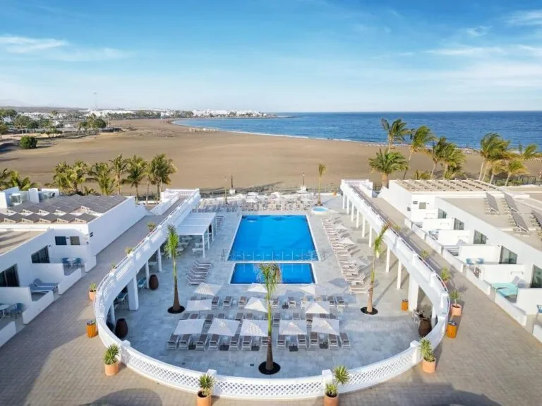 L'hôtel Las Costas est l'un des meilleurs endroits où dormir à Lanzarote