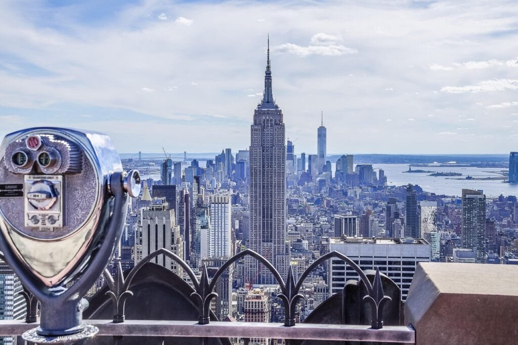 Visiter l'Empire State Building : l'incontournable de New York 2 Vue extérieure depuis l'Empire State Building au coucher du soleil