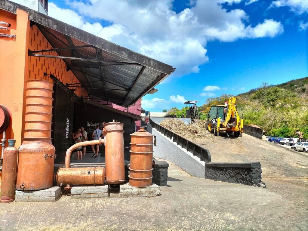 Alambic en cuivre de la distillerie artisanale Neisson en Martinique