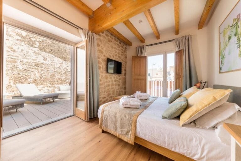 Une chambre dans un Boutique Hôtel avec piscine à Alcudia, Majorque
