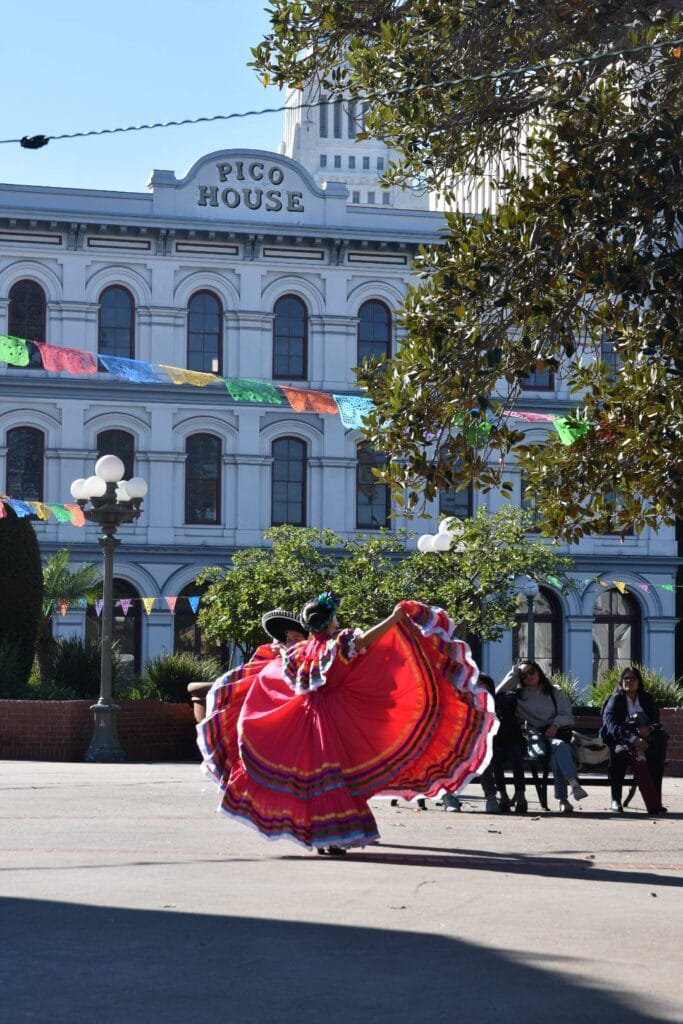 Danseuse de flamenco près d'Olvera Street