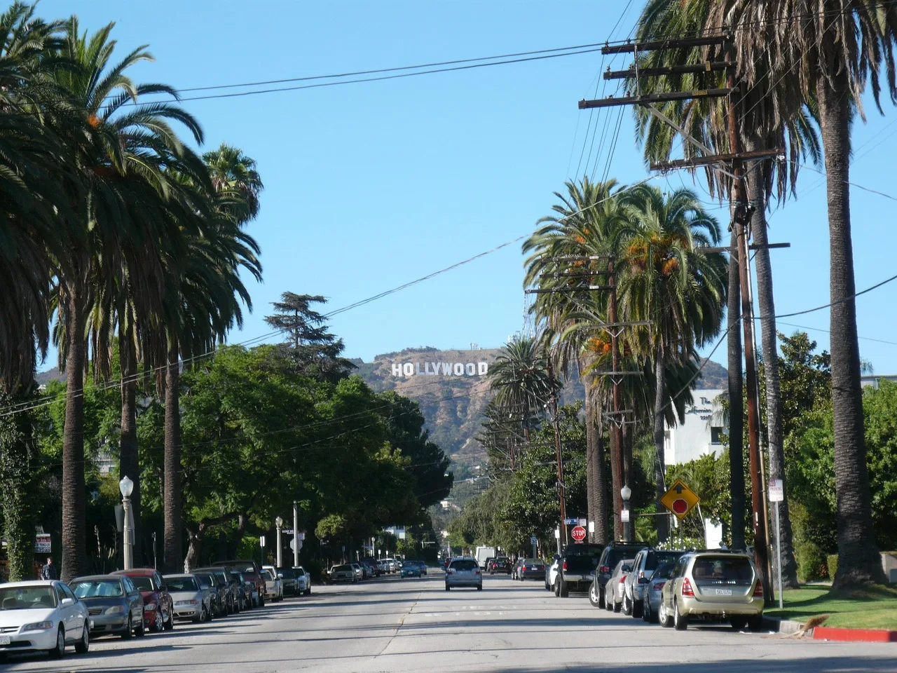 Rues d'Hollywood pleines de restaurants où manger à Los Angeles