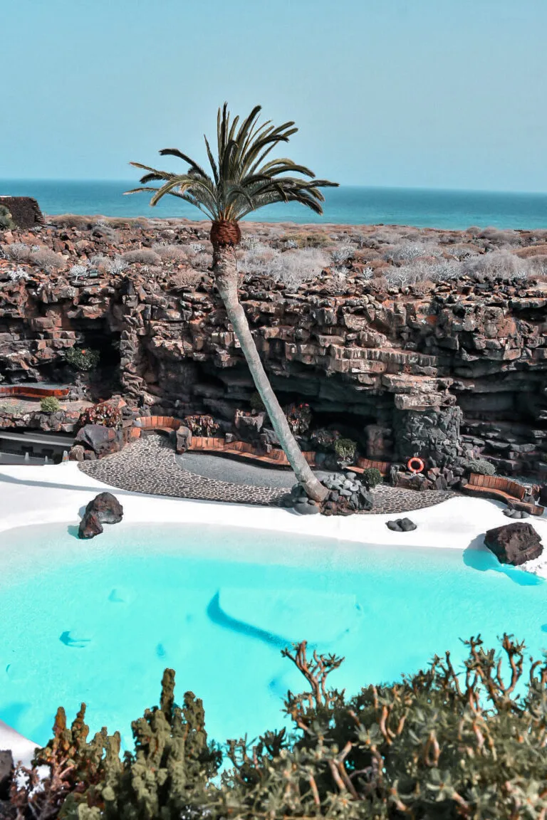 Vue sur les différentes grottes qui constituent Jameos del Agua