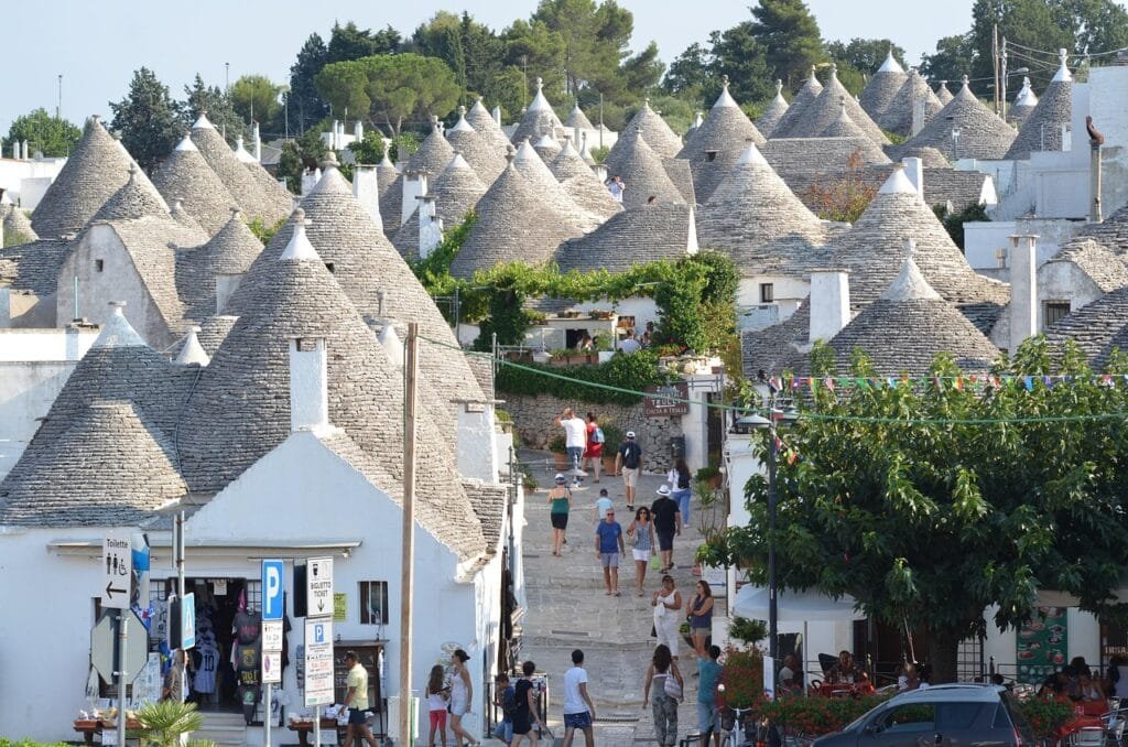 Où dormir dans les Pouilles ? Meilleures adresses pour visiter la région ! 9 alberobello tourisme