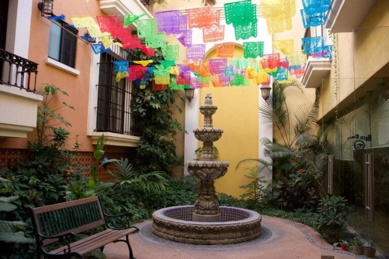 Patio de l'hôtel où j'ai dormi à San José del Cabo pendant mon roadtrip de 2 semaines en Basse-Californie