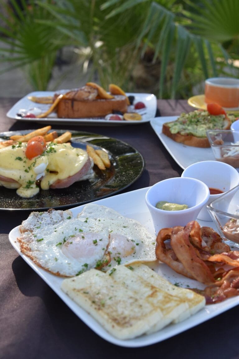 Roadtrip de 2 semaines en Basse-Californie : itinéraire complet 18 Petit déjeuner copieux avant de prendre la route pour la suite du roadtrip en Basse-Californie