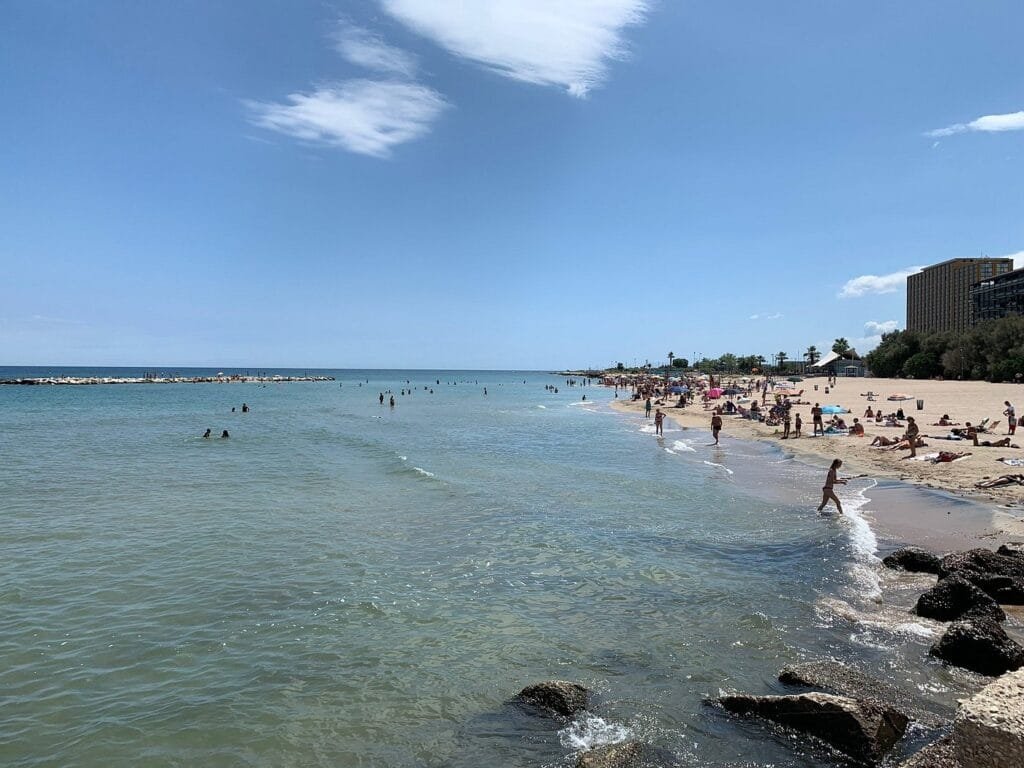 Visiter Bari en 3 jours : toutes les choses à faire ! 8 Repos sur la plage de Pane e Pomodoro à Bari