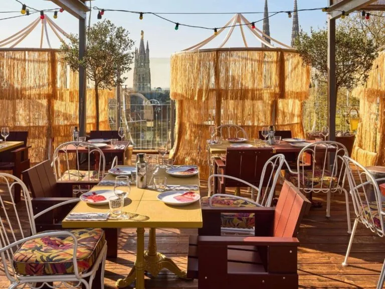 Rooftop d'un hôtel où dormir dans le centre historique de Bordeaux