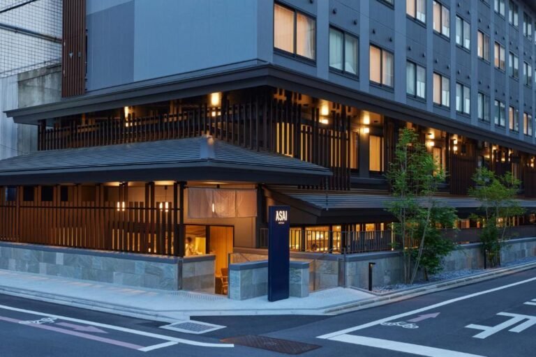 Façade d'un hôtel où dormir pour son séjour de 2 jours à Kyoto