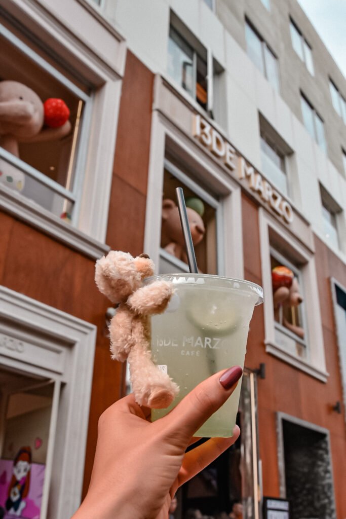 Que faire à Shanghai en 3 jours : itinéraire complet 10 café du 13 de Marzo dans le quartier d'Anfu Road
