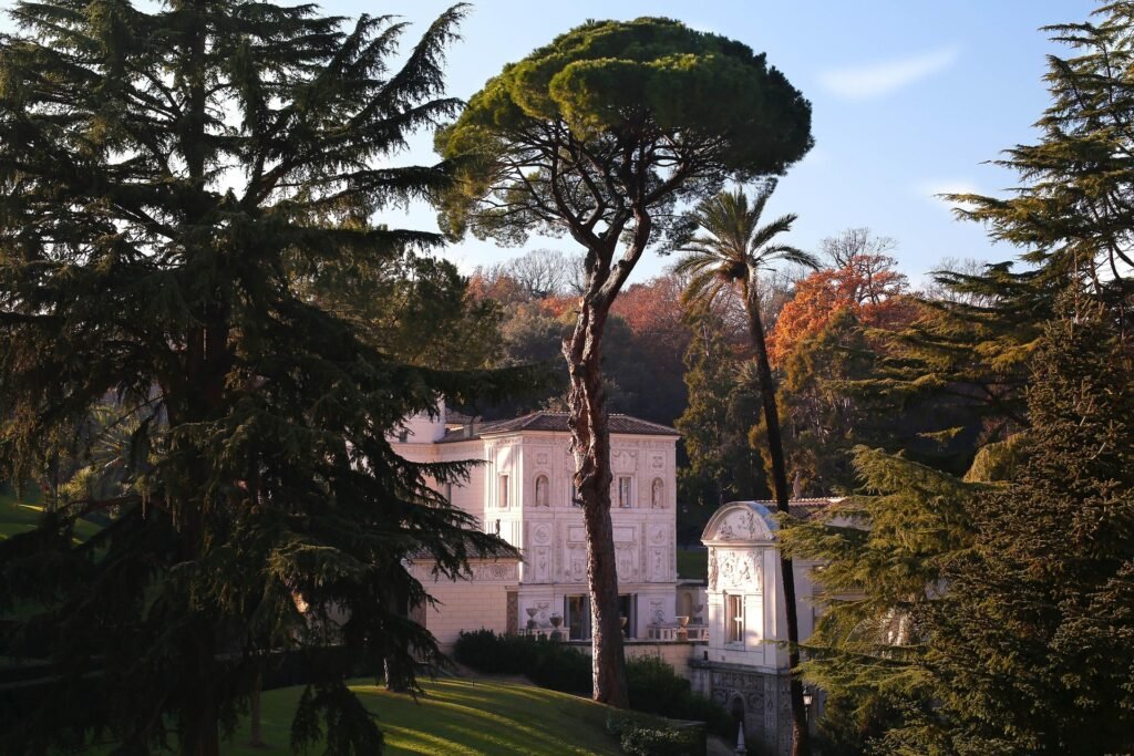 Visiter le Vatican : guide complet + conseils 6 vue sur les jardins du Vatican depuis la coupole de la Basilique Saint-Pierre