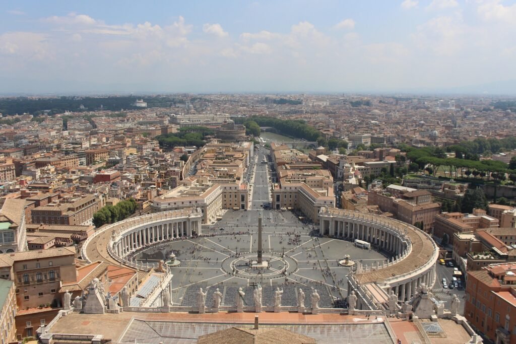 Visiter le Vatican : guide complet + conseils 2 Vue sur la Place Saint-Pierre depuis la Basilique au Vatican