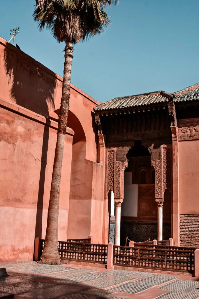 Que faire à Marrakech en 3 jours : les incontournables ! 4 visite des tombeaux saadiens, visite idéale si tu te demandes que faire à Marrakech