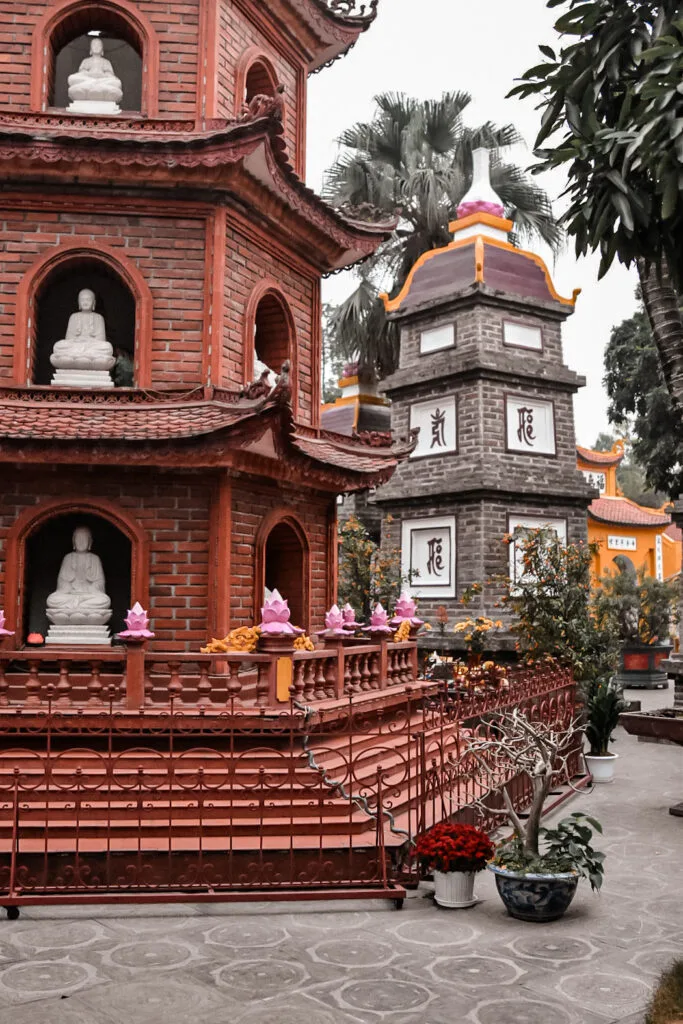 Visiter Hanoï en 2 jours : itinéraire complet ! 14 temple ngoc son