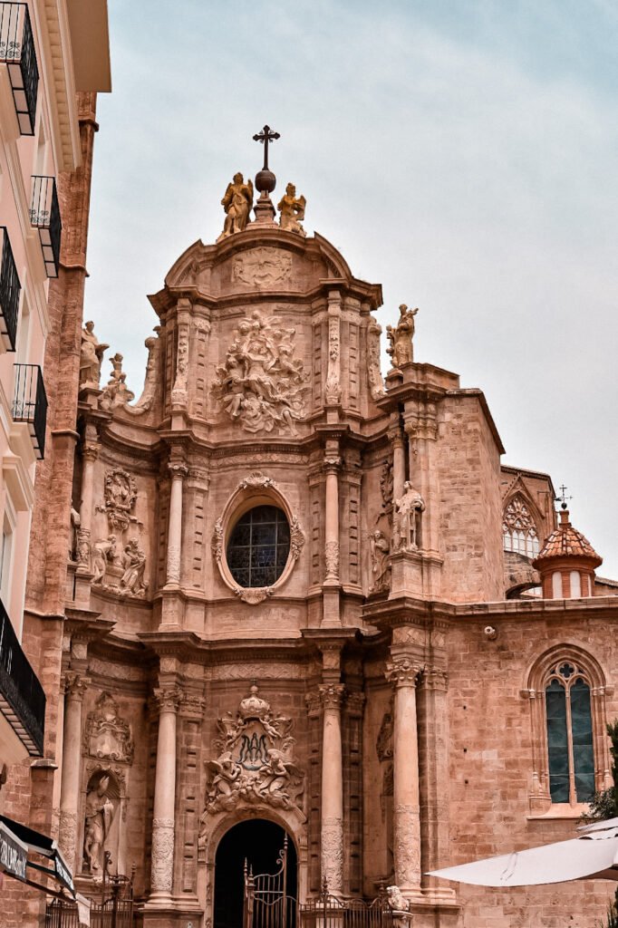 entrée de la basilique de Valence