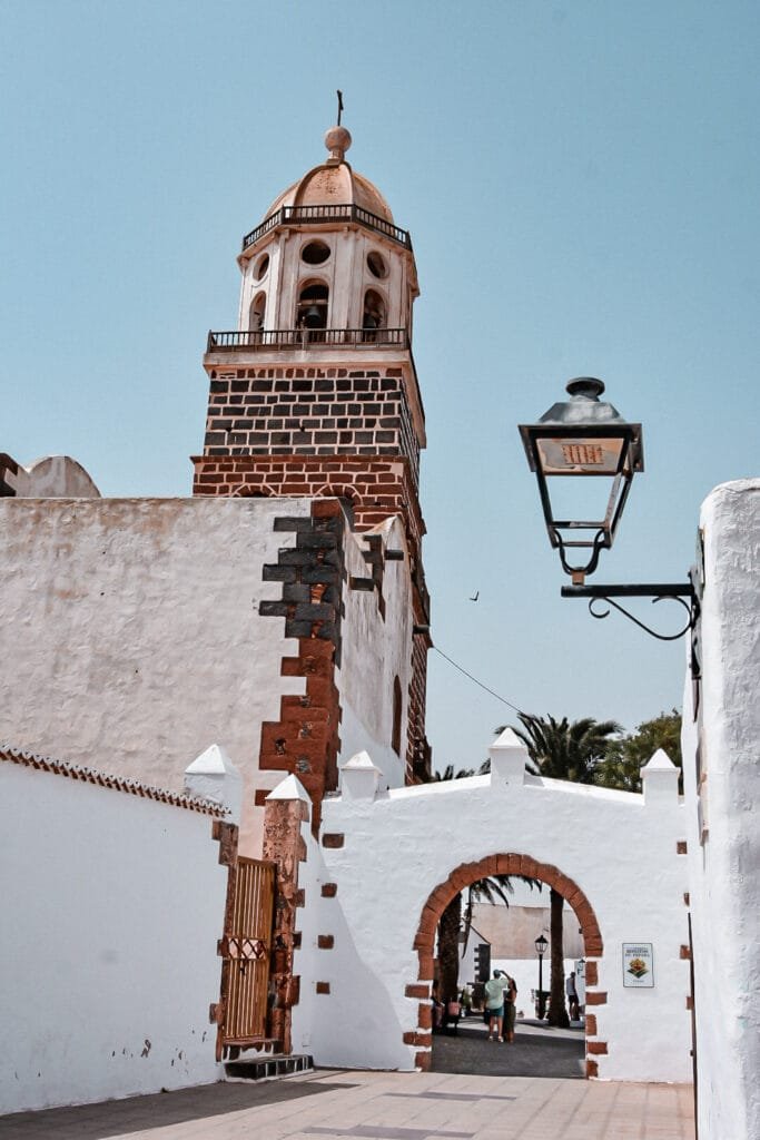 visite de l'ancienne capitale de Lanzarote et son fameux clocher