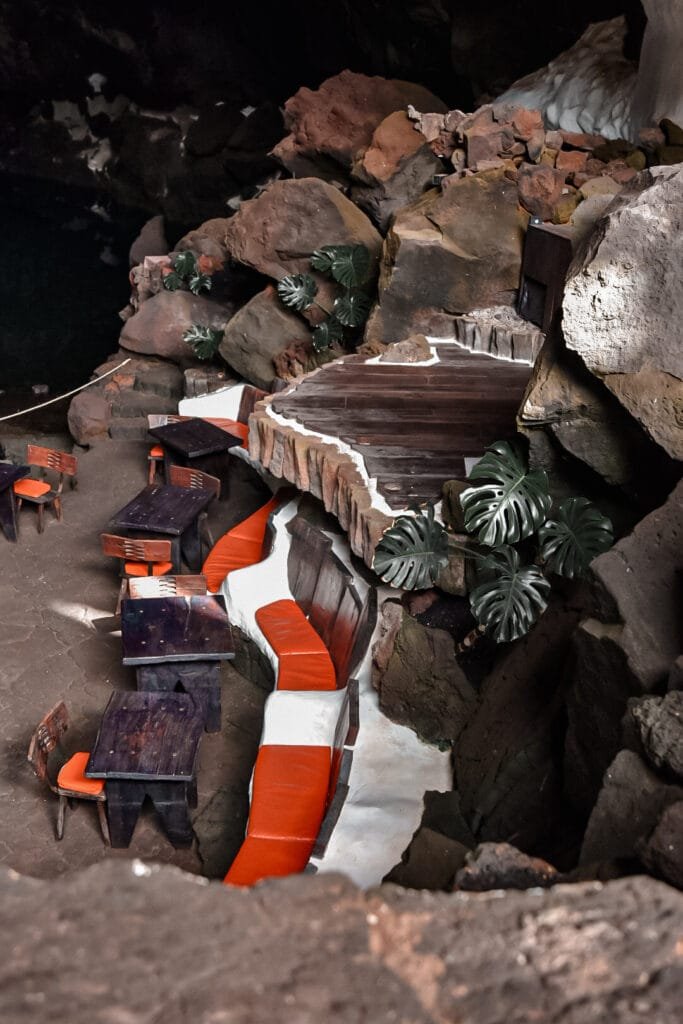 Dégustation d'un bon smoothie dans Jameos del Agua