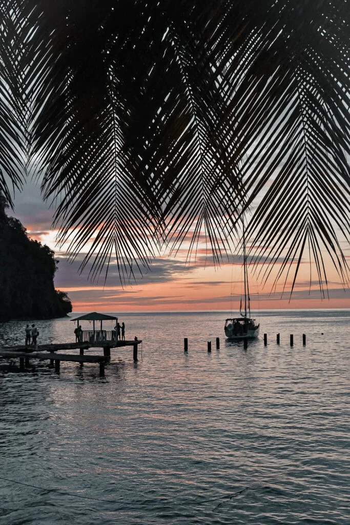 coucher de soleil sur Wallilabou Bay